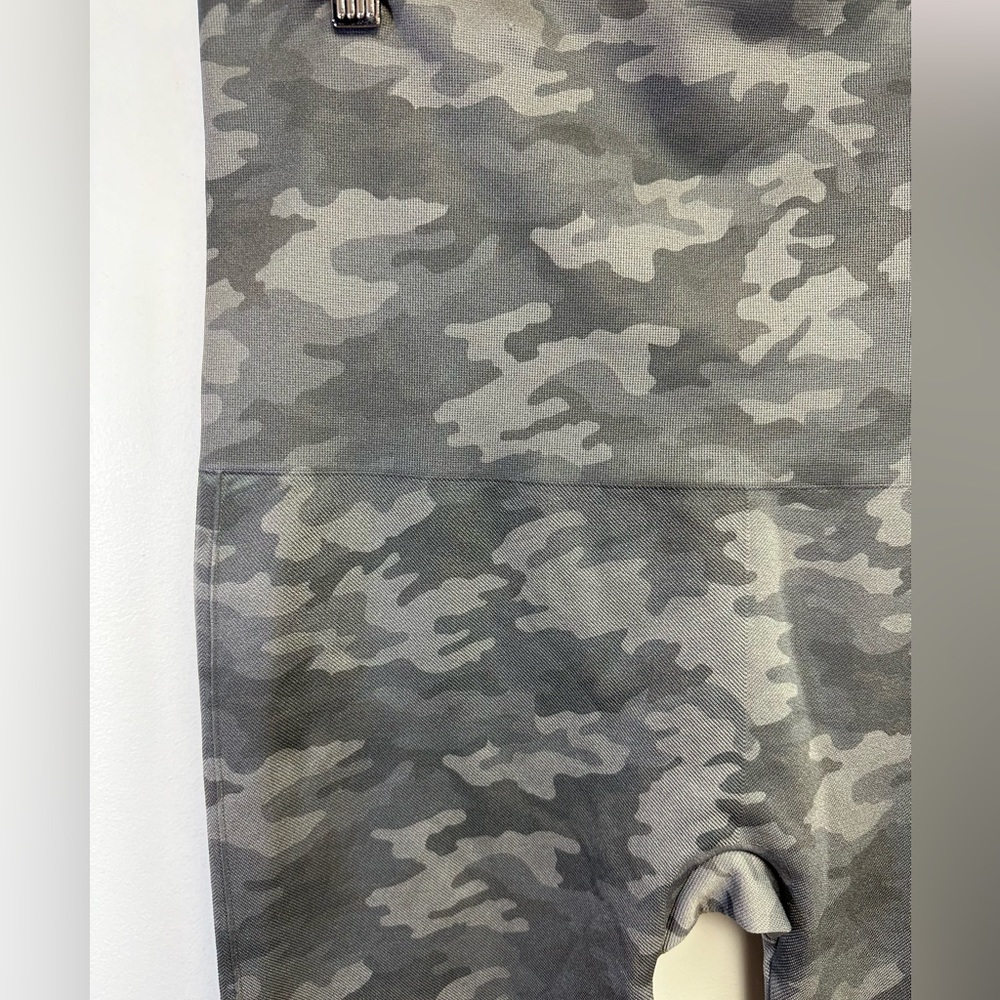 SPANX, Seamless Leggings for Women, Sage Camo, Size 3X - Picture 3 of 10
